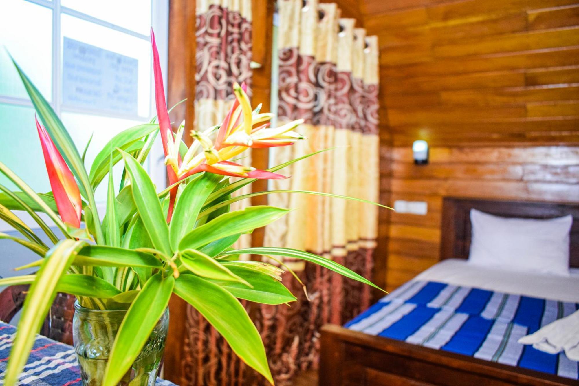 The Emerald Guest House & Villa อูนาวาตูนา ภายนอก รูปภาพ